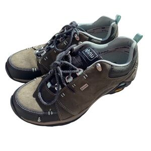 Ahnu women’s shoes size 9 lace up brown